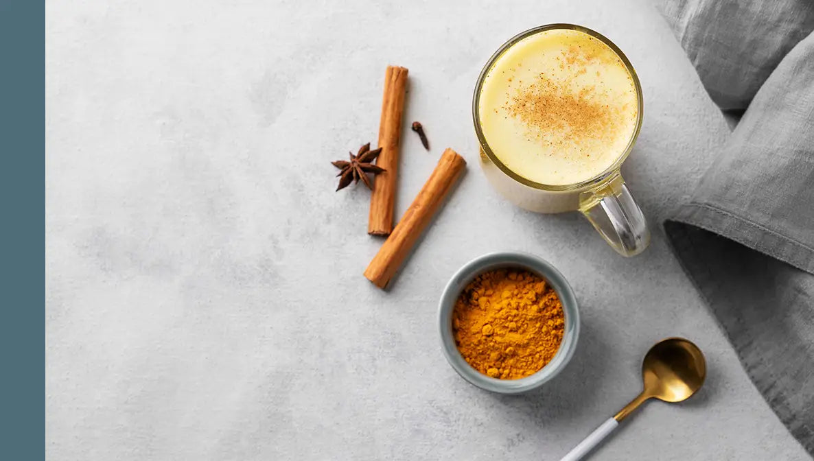 Moon Milk Latte

A creamy blend of bergamot, turmeric, and tonka bean, accented with warm cardamom and aromatic lavender to soothe and transport the senses.