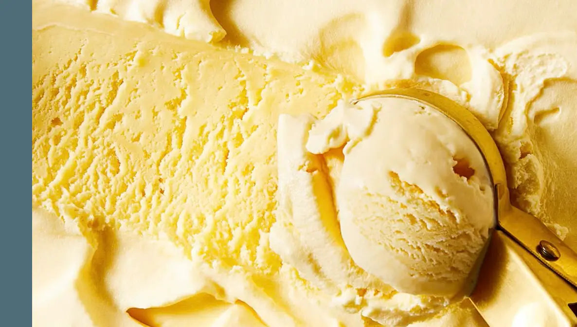 Vanilla Crème

A luxurious blend of sugar and Madagascar vanilla, embodying simple comforts and innocent pleasures in its purest, sweetest form.