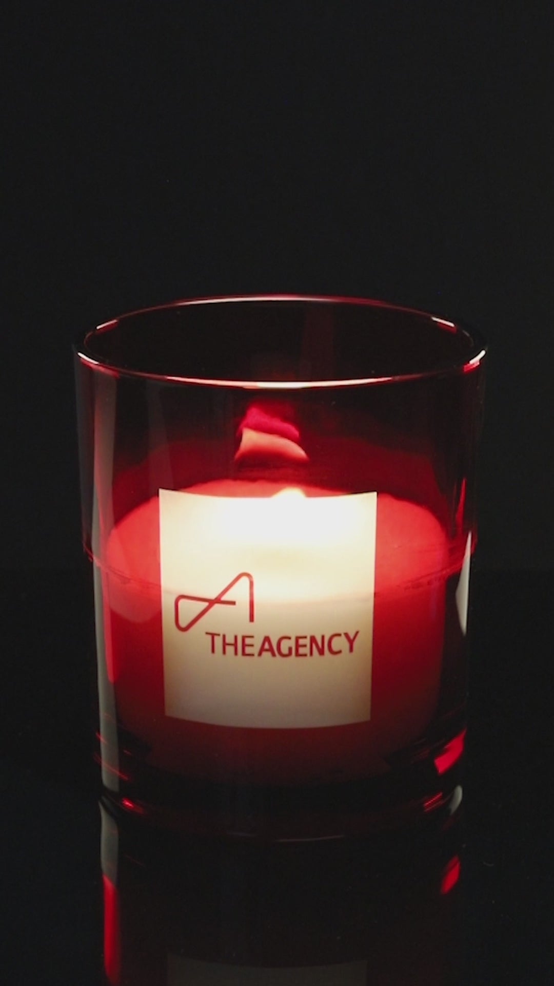 Red 14 oz. Luxury Engraved Candle burning.