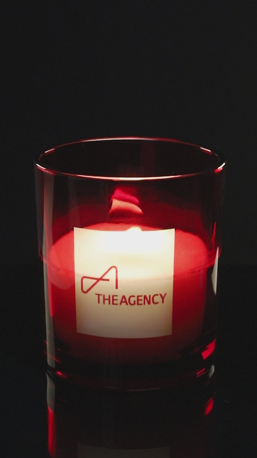 Red 14 oz. Luxury Engraved Candle burning.